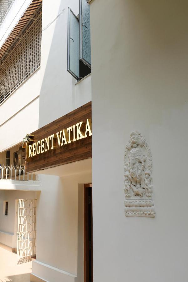 Regent Vatika Hotel Calcutta Buitenkant foto
